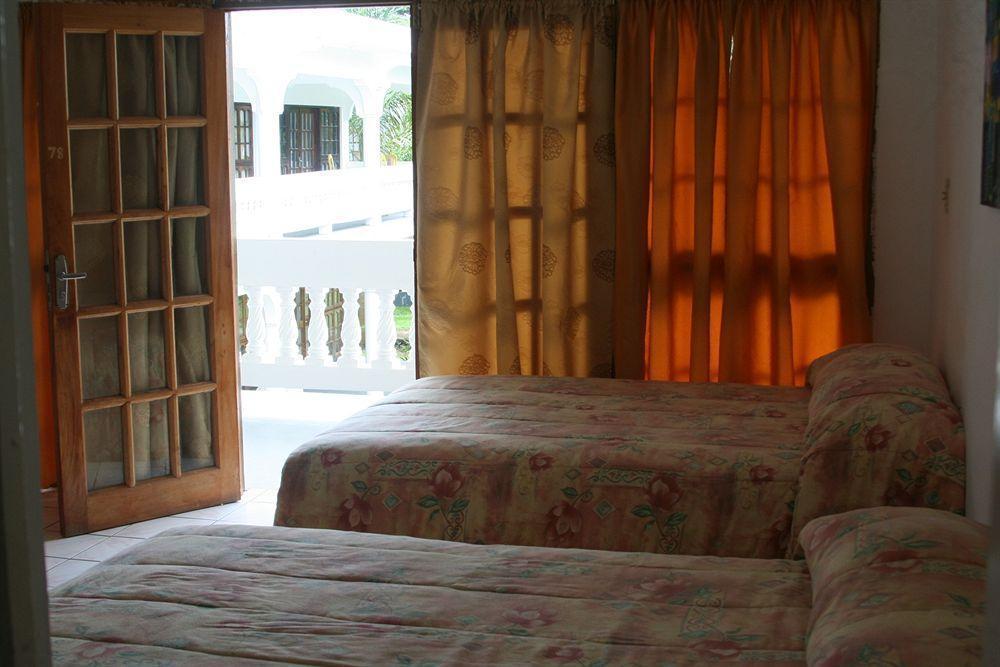 Pure Oasis Resort Negril Bagian luar foto